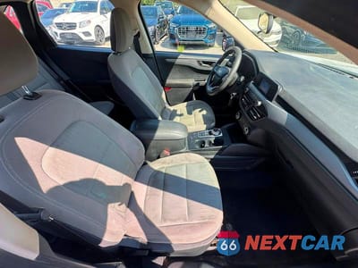 Piąte zdjęcie samochodu w środku: 2020 FORD ESCAPE S VIN:1FMCU0F69LUA21662 - miniatura