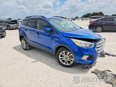 Czwarte zdjęcie samochodu z boku: 2018 FORD ESCAPE SE VIN:1FMCU0GD5JUD56993 - miniatura