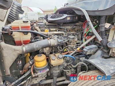 Zdjęcie 14 z 14 samochodu: 2018 FREIGHTLINER CASCADIA 125 SEMI TRUCK VIN:3AKJGLDR5JSJH8828 - miniatura
