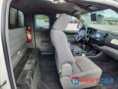 Zdjęcie 10 z 12 samochodu: 2015 TOYOTA TACOMA BASE VIN:5TFTX4CN1FX057007 - miniatura