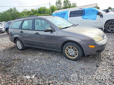 Czwarte zdjęcie samochodu z boku: 2005 FORD FOCUS ZXW VIN:1FAHP36N95W103494 - miniatura