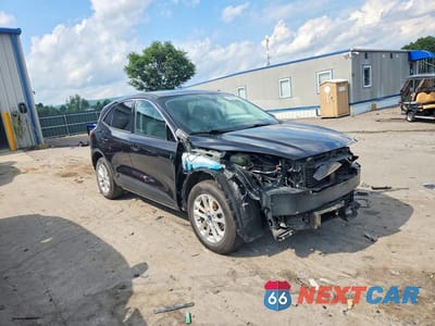 Czwarte zdjęcie samochodu z boku: 2021 FORD ESCAPE SE VIN:1FMCU9G67MUA04475 - miniatura