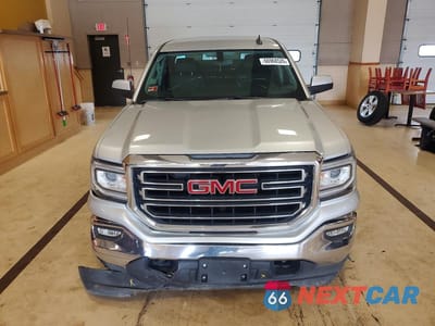 Piąte zdjęcie samochodu w środku: 2018 GMC SIERRA K1500 SLE VIN:3GTU2MEC8JG147024 - miniatura