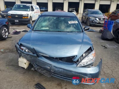 Piąte zdjęcie samochodu w środku: 2003 TOYOTA CAMRY LE VIN:4T1BE32KX3U749603 - miniatura