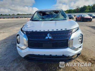 Piąte zdjęcie samochodu w środku: 2023 MITSUBISHI OUTLANDER SE VIN:JA4J3UA82PZ021990 - miniatura