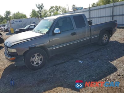 2002 CHEVROLET SILVERADO C1500 2GCEC19T521349338 - główne zdjęcie licytacji z USA - miniatura