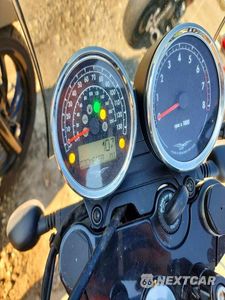 Zdjęcie 7 z 9 samochodu: 2018 MOTO GUZZI V7 III VIN:ZGULDU016JM000092 - miniatura