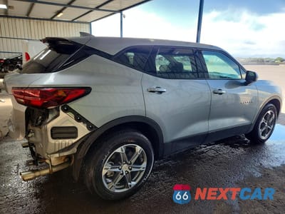 Trzecie zdjęcie samochodu z tyłu: 2025 CHEVROLET BLAZER 2LT VIN:3GNKBCR47SS252129 - miniatura