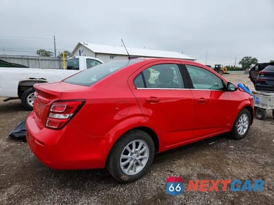 Trzecie zdjęcie samochodu z tyłu: 2020 CHEVROLET SONIC LT VIN:1G1JD5SB2L4111112 - miniatura