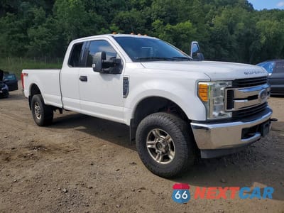Czwarte zdjęcie samochodu z boku: 2017 FORD F250 SUPER DUTY VIN:1FT7X2B60HEB55623 - miniatura