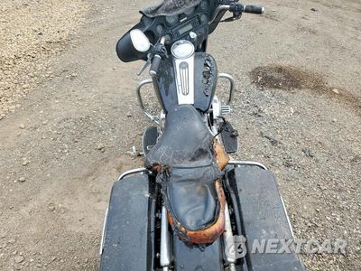 Zdjęcie 6 z 8 samochodu: 2006 HARLEY-DAVIDSON FLHTI VIN:1HD1FVW156Y634333 - miniatura