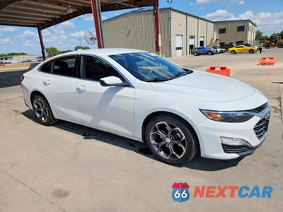 Czwarte zdjęcie samochodu z boku: 2023 CHEVROLET MALIBU LT VIN:1G1ZD5ST7PF131376 - miniatura