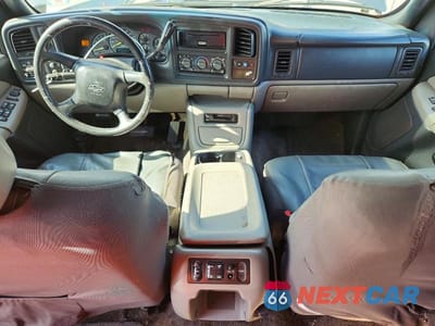 Zdjęcie 8 z 13 samochodu: 2001 CHEVROLET SUBURBAN C1500 VIN:3GNEC16T71G219031 - miniatura