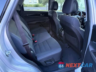 Zdjęcie 6 z 10 samochodu: 2016 KIA SORENTO LX VIN:5XYPGDA30GG081242 - miniatura