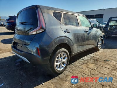 Trzecie zdjęcie samochodu z tyłu: 2025 KIA SOUL LX VIN:KNDJ23AU7S7263369 - miniatura