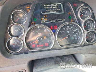 Zdjęcie 9 z 14 samochodu: 2017 PETERBILT 579 SEMI TRUCK VIN:1XPBDP9XXHD359736 - miniatura