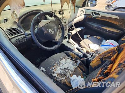 Zdjęcie 8 z 12 samochodu: 2014 NISSAN SENTRA S VIN:3N1AB7AP7EY247969 - miniatura