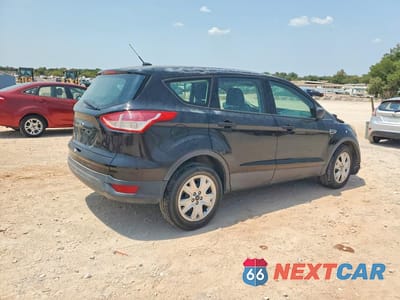 Trzecie zdjęcie samochodu z tyłu: 2013 FORD ESCAPE S VIN:1FMCU0F76DUB23043 - miniatura