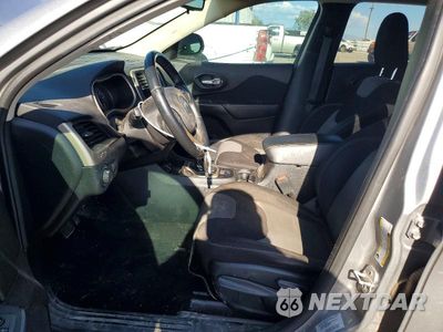 Zdjęcie 7 z 12 samochodu: 2016 JEEP CHEROKEE SPORT VIN:1C4PJLAS3GW376048 - miniatura