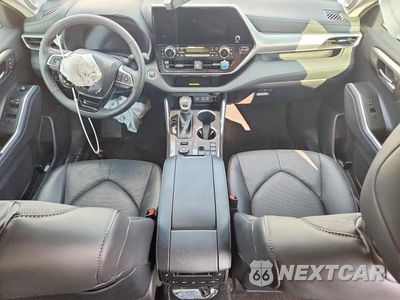 Zdjęcie 8 z 13 samochodu: 2024 TOYOTA HIGHLANDER PLATINUM VIN:5TDKDRBH7RS542128 - miniatura
