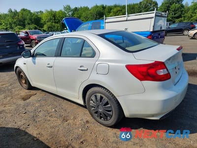 Drugie zdjęcie samochodu z przodu: 2012 SUZUKI KIZASHI S VIN:JS2RE9A16C6100082 - miniatura