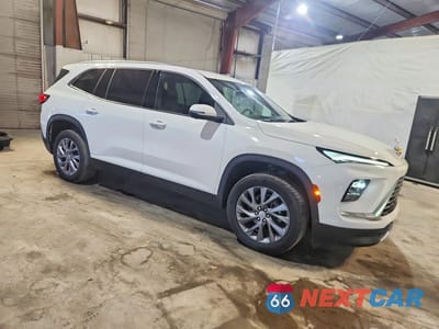 Czwarte zdjęcie samochodu z boku: 2025 BUICK ENCLAVE PREFERRED VIN:5GAEVARS4SJ250499 - miniatura