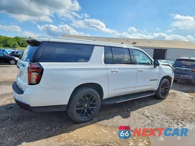 Trzecie zdjęcie samochodu z tyłu: 2023 CHEVROLET SUBURBAN K1500 LT VIN:1GNSKCKD9PR303330 - miniatura