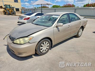 2005 TOYOTA CAMRY LE 4T1BE32K55U057574 - główne zdjęcie licytacji z USA - miniatura