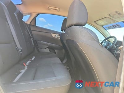 Zdjęcie 10 z 12 samochodu: 2019 KIA FORTE FE VIN:3KPF24AD1KE009801 - miniatura
