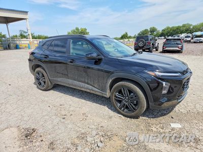 Czwarte zdjęcie samochodu z boku: 2025 CHEVROLET TRAX ACTIV VIN:KL77LKEPXSC016132 - miniatura