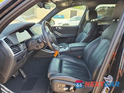 Zdjęcie 7 z 13 samochodu: 2022 BMW X5 M50I VIN:5UXJU4C07N9K65477 - miniatura