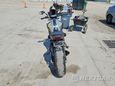 Czwarte zdjęcie samochodu z boku: 2017 YAMAHA FZ07 VIN:JYARM06E3HA011610 - miniatura