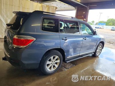 Trzecie zdjęcie samochodu z tyłu: 2013 TOYOTA HIGHLANDER SE VIN:5TDBK3EH9DS212384 - miniatura