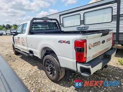 Drugie zdjęcie samochodu z przodu: 2025 FORD F350 SUPER DUTY VIN:1FT8X3BN5SED19456 - miniatura