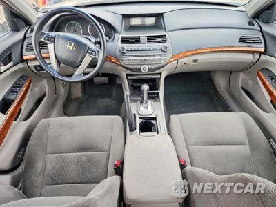 Zdjęcie 8 z 12 samochodu: 2011 HONDA ACCORD EX VIN:1HGCP2F74BA045403 - miniatura