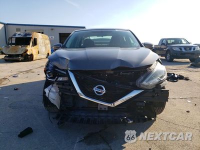 Piąte zdjęcie samochodu w środku: 2019 NISSAN SENTRA SR VIN:3N1AB7AP9KY412559 - miniatura