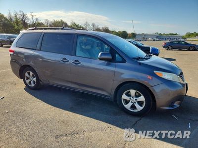 Czwarte zdjęcie samochodu z boku: 2013 TOYOTA SIENNA LE VIN:5TDKK3DC7DS370647 - miniatura