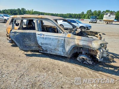 Czwarte zdjęcie samochodu z boku: 2024 JEEP GRAND CHEROKEE L LAREDO VIN:1C4RJKAG3R8549086 - miniatura