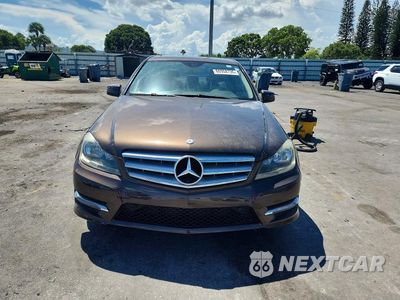 Piąte zdjęcie samochodu w środku: 2013 MERCEDES-BENZ C 250 VIN:WDDGF4HB5DF971532 - miniatura