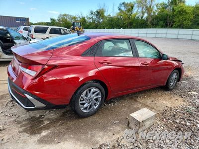 Trzecie zdjęcie samochodu z tyłu: 2024 HYUNDAI ELANTRA SEL VIN:KMHLM4DG5RU687719 - miniatura
