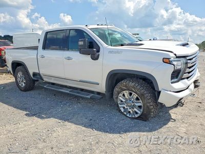 Czwarte zdjęcie samochodu z boku: 2025 CHEVROLET SILVERADO K3500 HIGH COUNTRY VIN:1GC4KVEY0SF213585 - miniatura