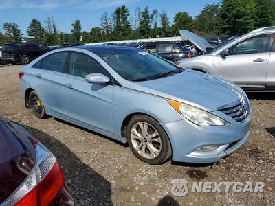 Czwarte zdjęcie samochodu z boku: 2013 HYUNDAI SONATA LIMITED VIN:5NPEC4AC3DH519131 - miniatura