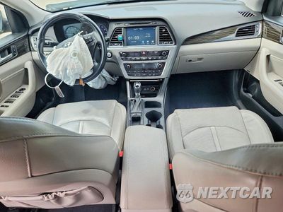 Zdjęcie 8 z 13 samochodu: 2017 HYUNDAI SONATA LIMITED VIN:5NPE34AF6HH586421 - miniatura