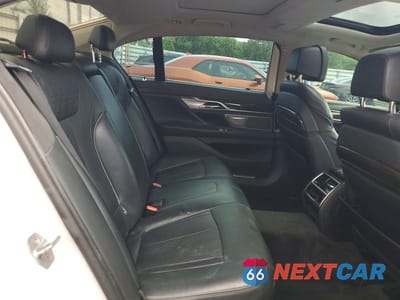 Zdjęcie 10 z 12 samochodu: 2016 BMW 740 I VIN:WBA7E2C51GG547862 - miniatura