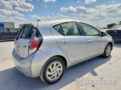 Trzecie zdjęcie samochodu z tyłu: 2015 TOYOTA PRIUS C ONE VIN:JTDKDTB30F1578186 - miniatura