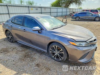Czwarte zdjęcie samochodu z boku: 2018 TOYOTA CAMRY SE VIN:4T1B11HK0JU130593 - miniatura