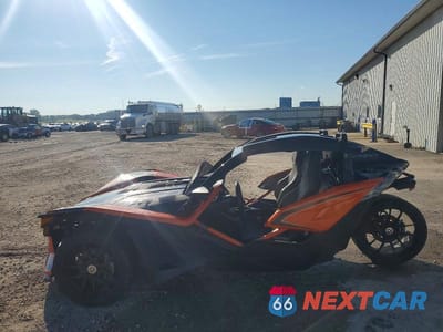 Trzecie zdjęcie samochodu z tyłu: 2017 POLARIS SLINGSHOT SLR VIN:57XAARFA1H8120884 - miniatura