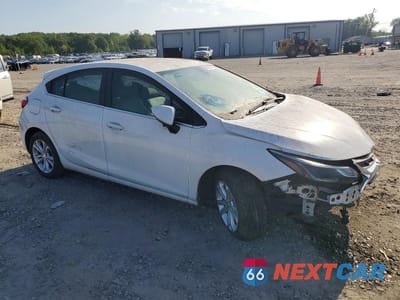 Czwarte zdjęcie samochodu z boku: 2019 CHEVROLET CRUZE LT VIN:3G1BE6SM0KS597653 - miniatura