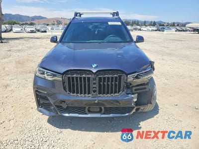 Piąte zdjęcie samochodu w środku: 2021 BMW X7 XDRIVE40I VIN:5UXCW2C06M9E19606 - miniatura