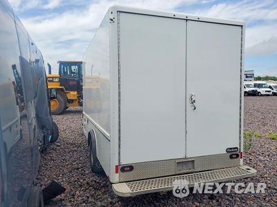 Drugie zdjęcie samochodu z przodu: 2018 GMC SAVANA BOX TRUCK VIN:7GZ67UCG8JN000339 - miniatura
